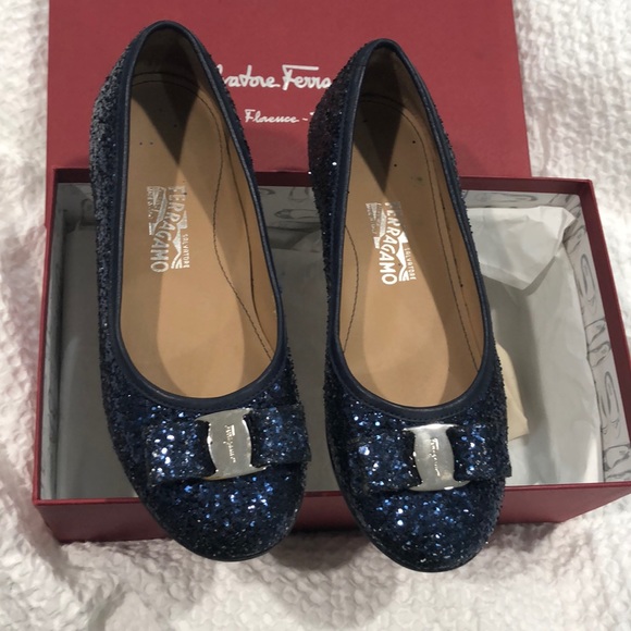 Salvator Ferragamo Little Girls Blue Sparkly Shoes With Bow. Size 13. - Picture 2 of 5